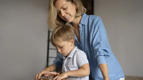 Chůva nebo vychovatelka: jaký je mezi nimi rozdíl a koho vybrat pro své dítě.