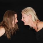 Proč někteří rodiče nemohou přestat pomáhat svým dospělým dětem: vysvětlení