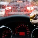 Řidiči hromadně sypou sůl do aut a jsou nadšení: důvod